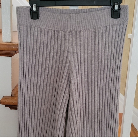 MILANO Knit Ribbed Grey Pants Size Medium - Picture 4 of 6